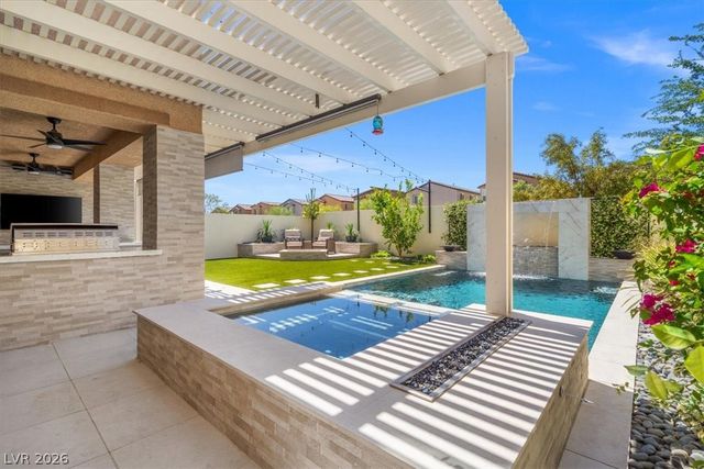 5633 LOWELL CLIFF Street, North Las Vegas, NV 89081