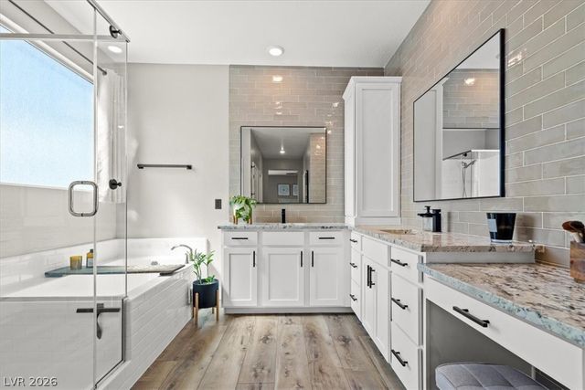 5633 LOWELL CLIFF Street, North Las Vegas, NV 89081