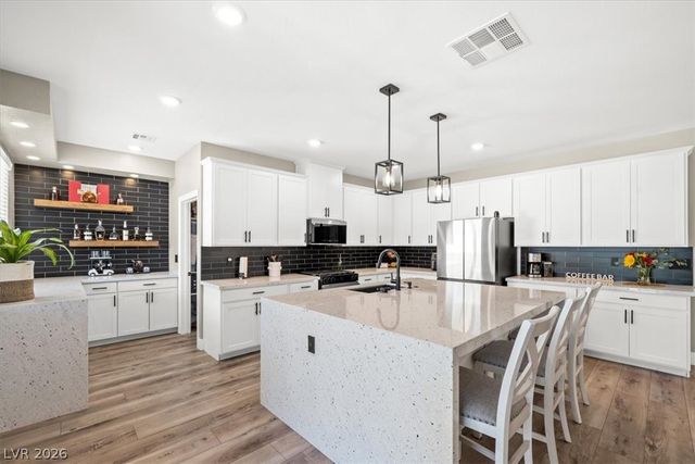 5633 LOWELL CLIFF Street, North Las Vegas, NV 89081