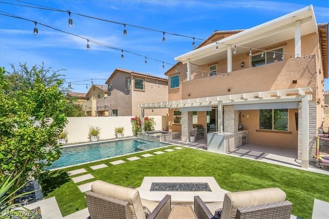 5633 LOWELL CLIFF Street, North Las Vegas, NV 89081