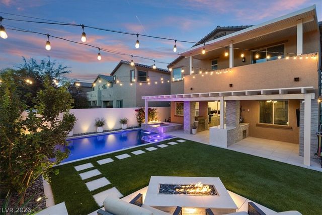 5633 LOWELL CLIFF Street, North Las Vegas, NV 89081