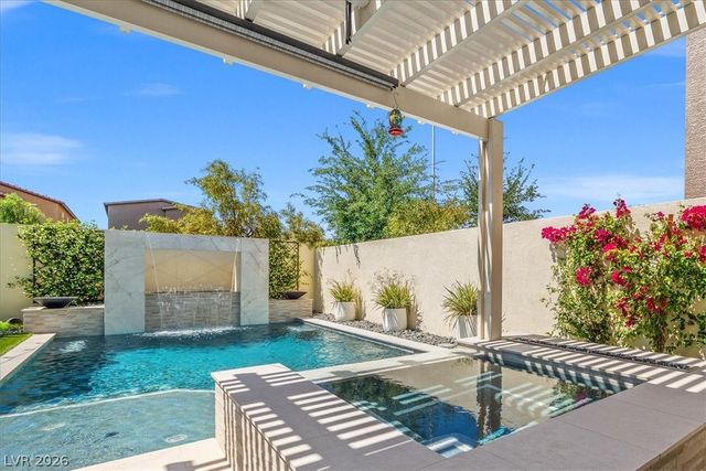 5633 LOWELL CLIFF Street, North Las Vegas, NV 89081