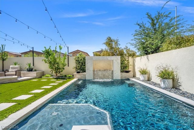 5633 LOWELL CLIFF Street, North Las Vegas, NV 89081