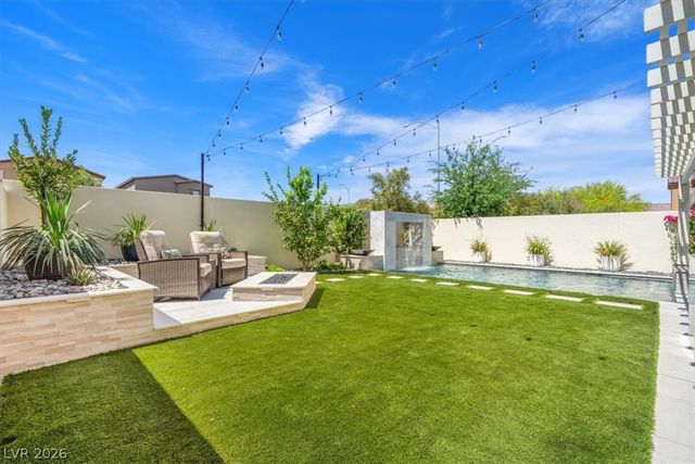 5633 LOWELL CLIFF Street, North Las Vegas, NV 89081