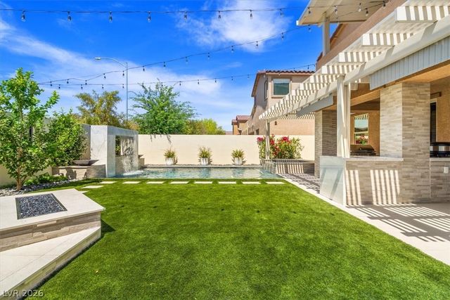 5633 LOWELL CLIFF Street, North Las Vegas, NV 89081