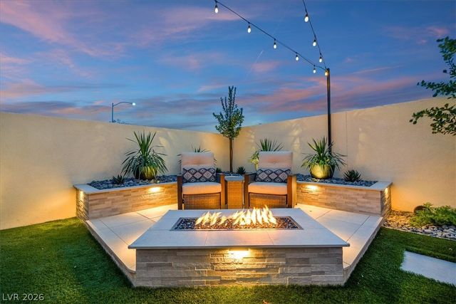 5633 LOWELL CLIFF Street, North Las Vegas, NV 89081