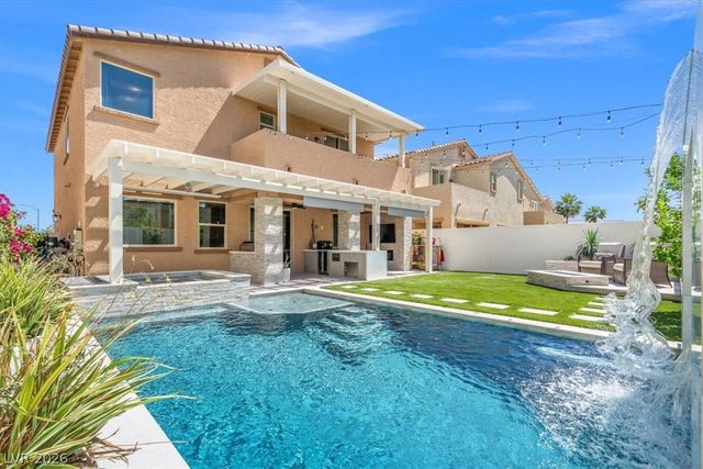 5633 LOWELL CLIFF Street, North Las Vegas, NV 89081