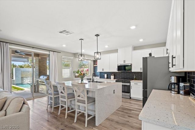 5633 LOWELL CLIFF Street, North Las Vegas, NV 89081