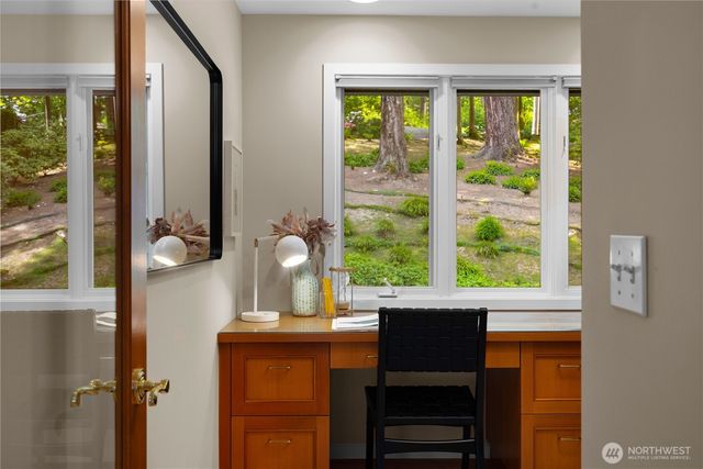 3813 W Mercer Way, Mercer Island, WA 98040