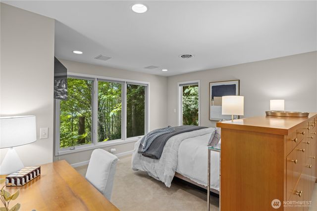 3813 W Mercer Way, Mercer Island, WA 98040