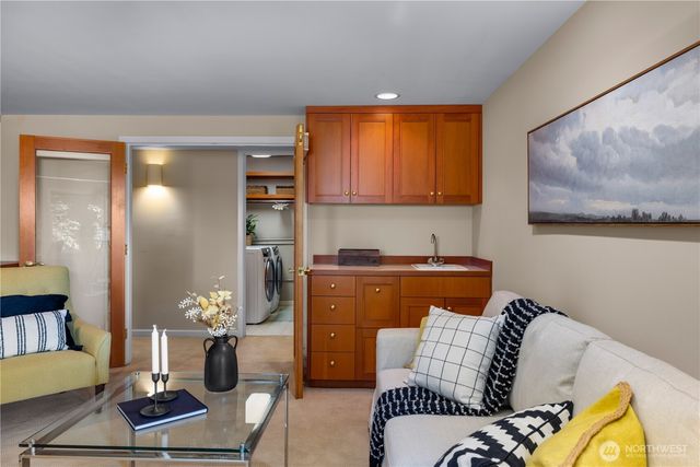 3813 W Mercer Way, Mercer Island, WA 98040