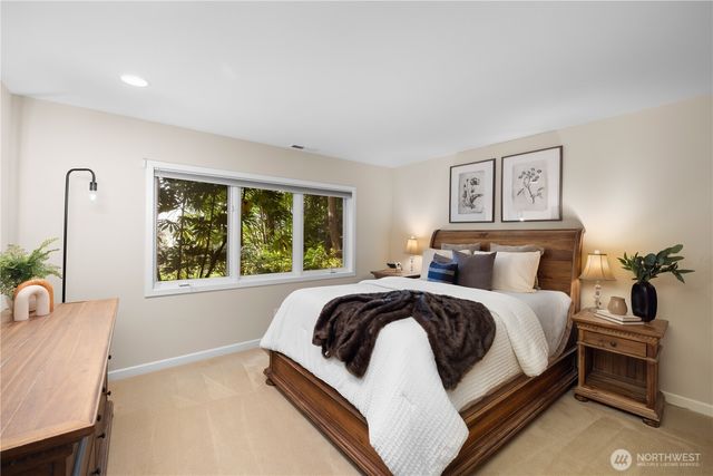 3813 W Mercer Way, Mercer Island, WA 98040