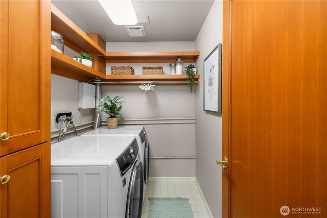 3813 W Mercer Way, Mercer Island, WA 98040