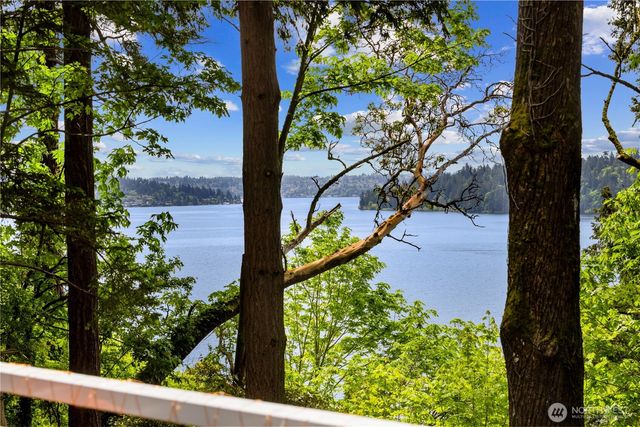 3813 W Mercer Way, Mercer Island, WA 98040