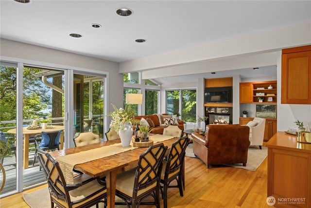 3813 W Mercer Way, Mercer Island, WA 98040