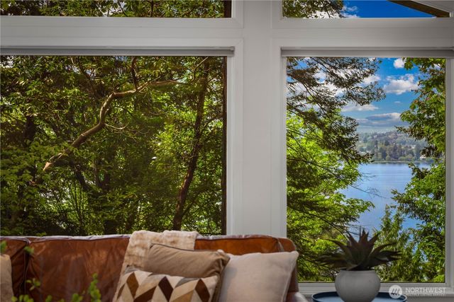 3813 W Mercer Way, Mercer Island, WA 98040