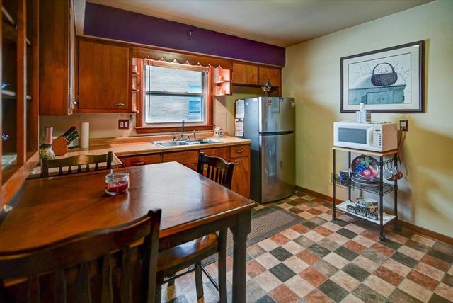 2122 E Johnson Street, Madison, WI 53704