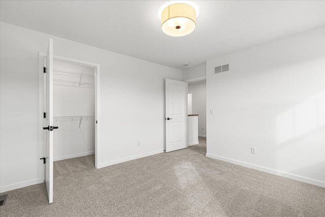 621 Belmont DRIVE, Watertown, WI 53094