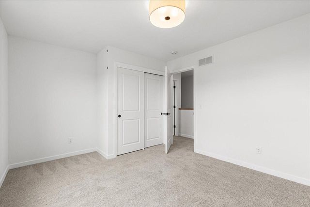 621 Belmont DRIVE, Watertown, WI 53094