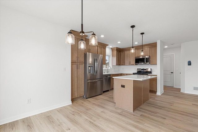 621 Belmont DRIVE, Watertown, WI 53094