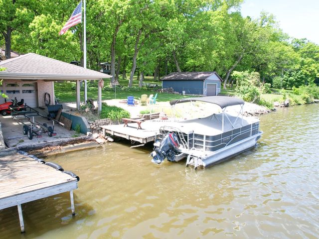 2107 S Pow Wow Trail, Beloit, WI 53511