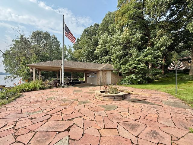 2107 S Pow Wow Trail, Beloit, WI 53511