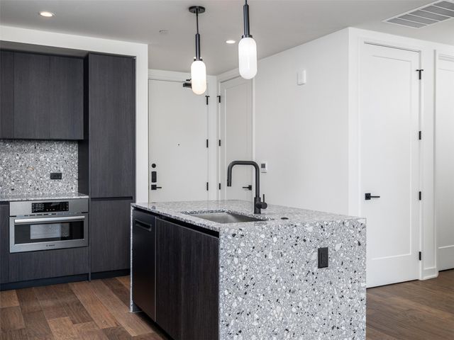 84 East Ave 3102, Austin, TX 78701