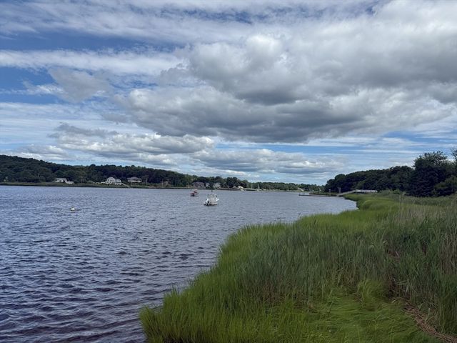 35 Water Street, Berkley, MA 02779