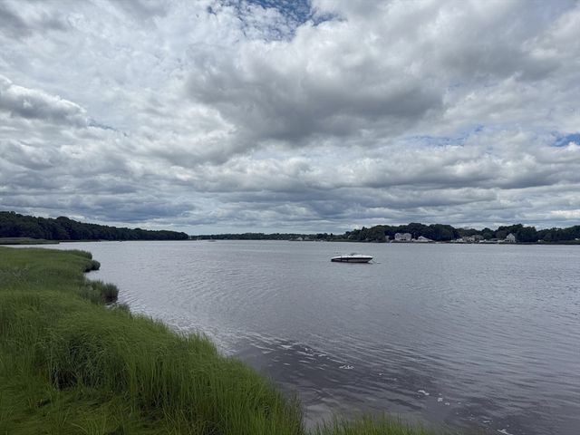 35 Water Street, Berkley, MA 02779