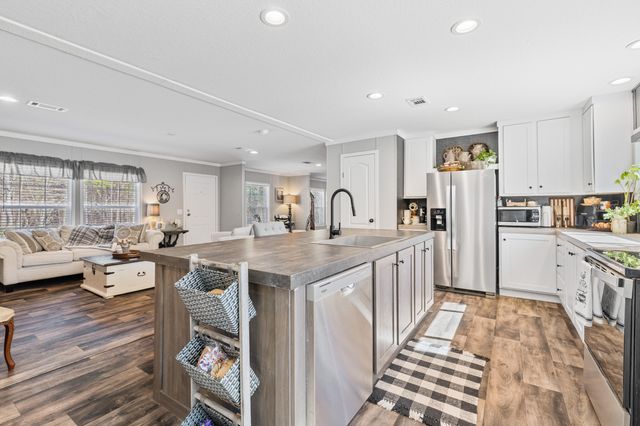 371 Rhode Drive, Cottageville, SC 29435