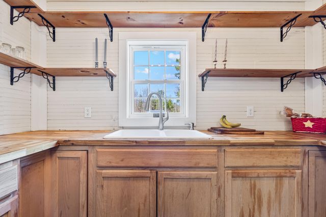 371 Rhode Drive, Cottageville, SC 29435