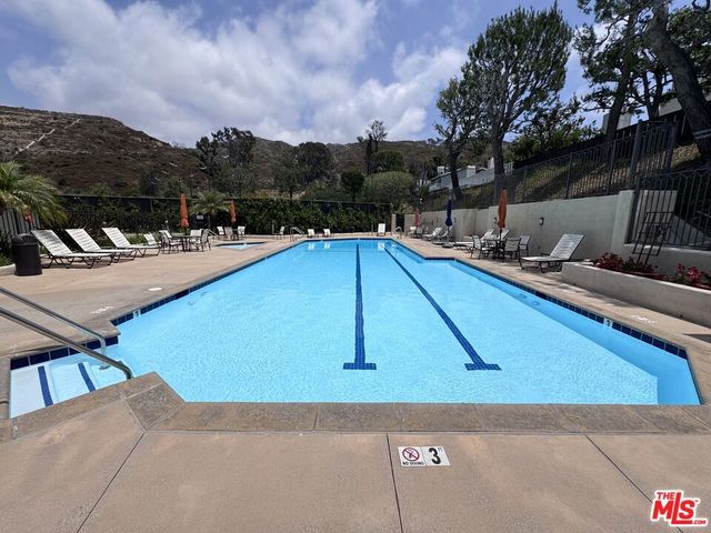 17230 Avenida De La Herradura, Pacific Palisades, CA 90272