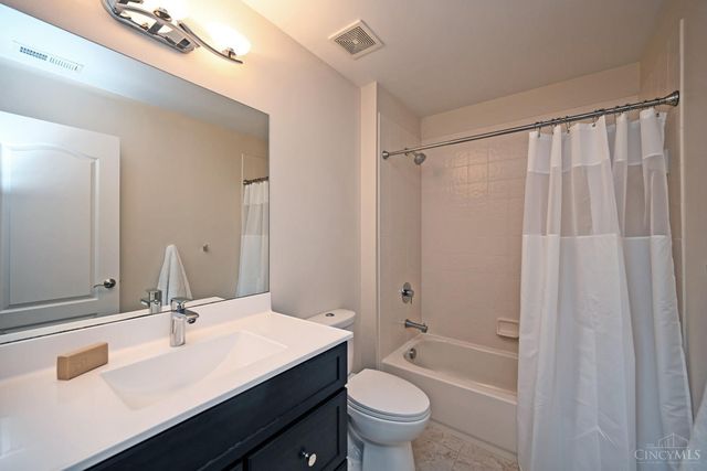 3901 Breeders Cup Court, Deerfield Twp., OH 45040