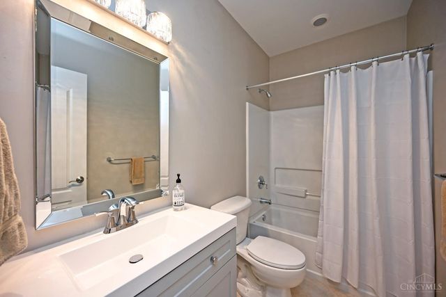 3901 Breeders Cup Court, Deerfield Twp., OH 45040