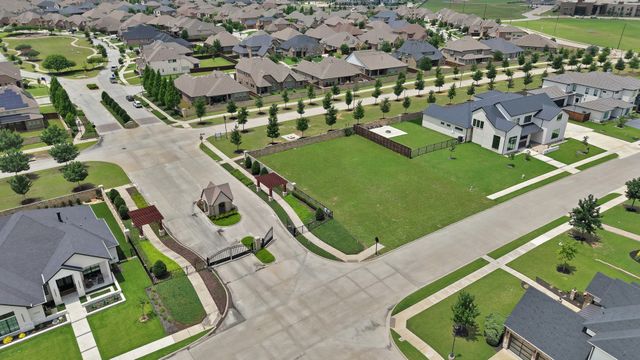 1108 Knoll Crest Drive, Mansfield, TX 76063