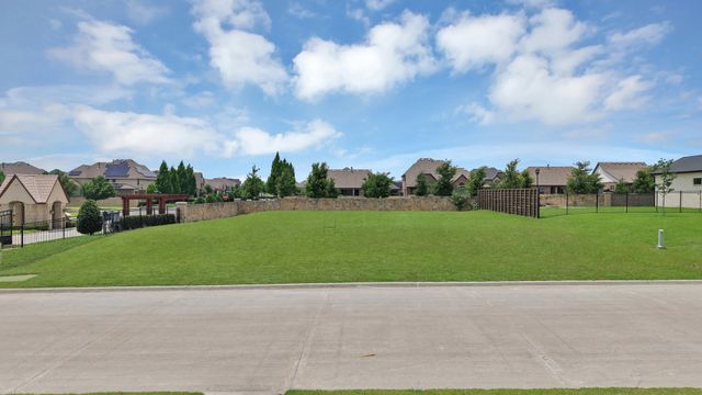 1108 Knoll Crest Drive, Mansfield, TX 76063