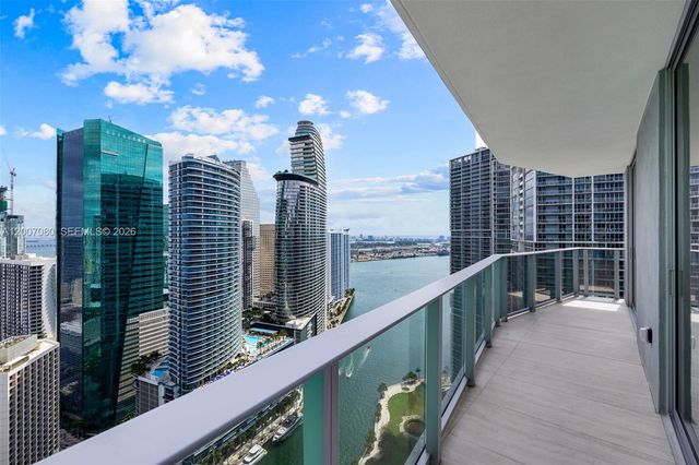 77 SE 5th St PH01, Miami, FL 33131