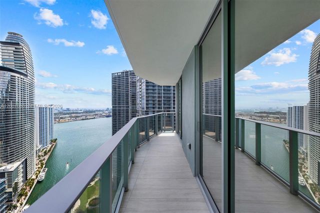 77 SE 5th St PH01, Miami, FL 33131