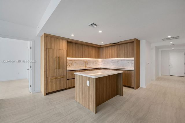 77 SE 5th St PH01, Miami, FL 33131