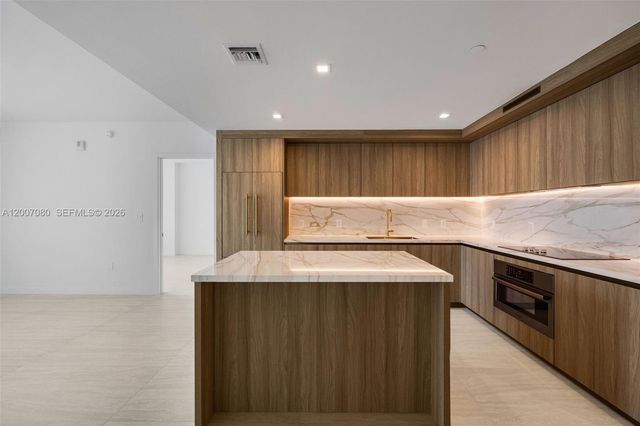 77 SE 5th St PH01, Miami, FL 33131