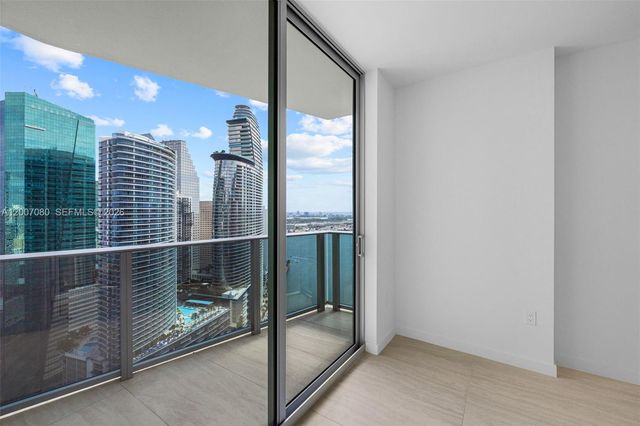 77 SE 5th St PH01, Miami, FL 33131