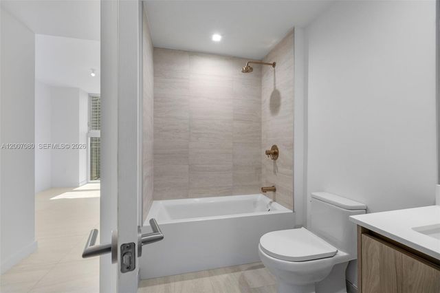 77 SE 5th St PH01, Miami, FL 33131