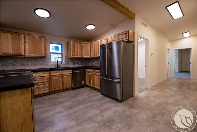 1st Ave W, Forsyth, MT 59327