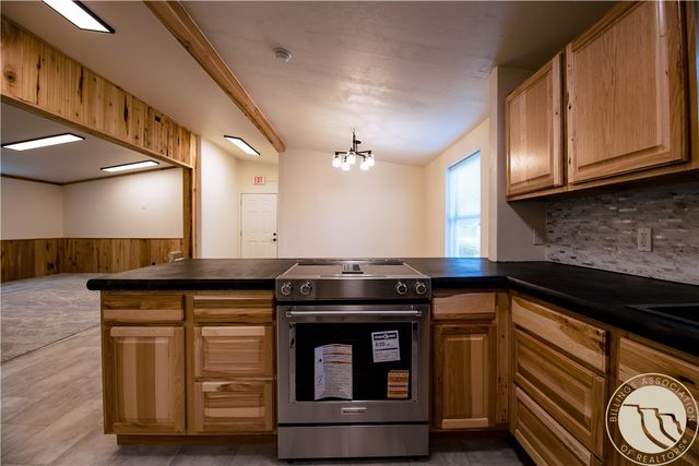 1st Ave W, Forsyth, MT 59327