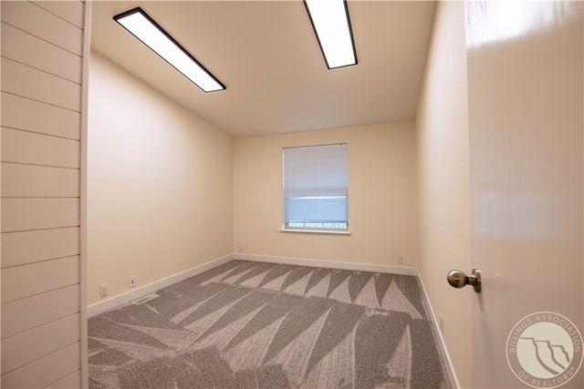 1st Ave W, Forsyth, MT 59327