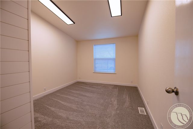 1st Ave W, Forsyth, MT 59327