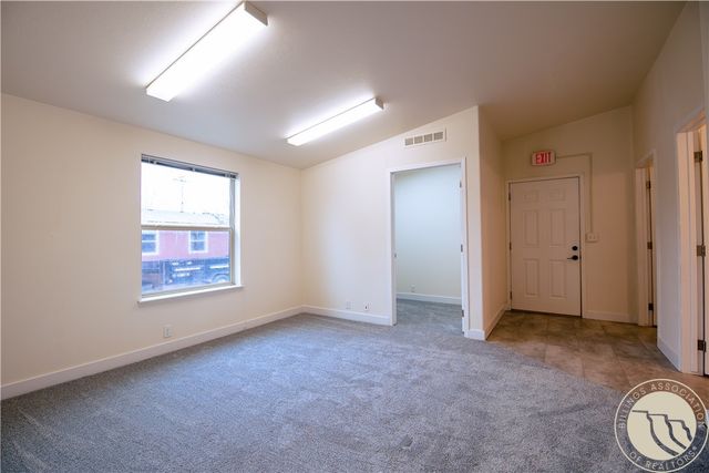 1st Ave W, Forsyth, MT 59327