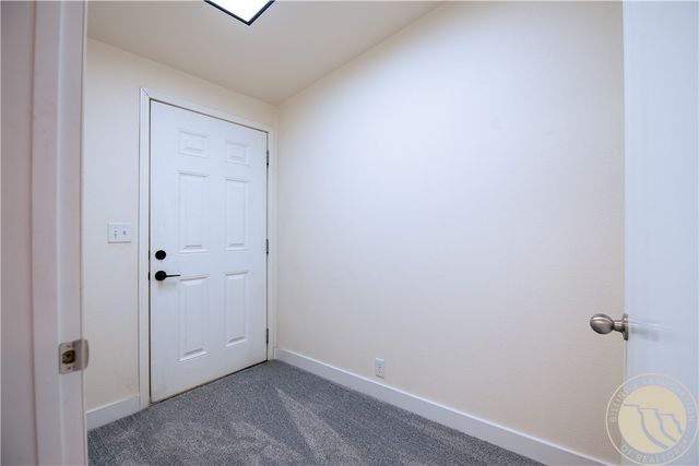 1st Ave W, Forsyth, MT 59327