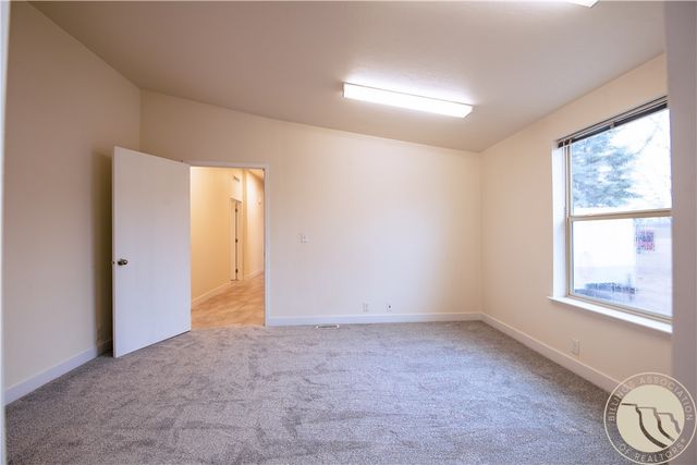 1st Ave W, Forsyth, MT 59327