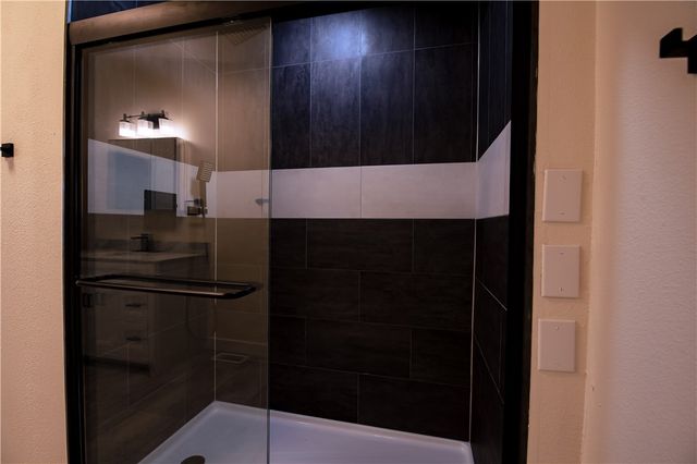 1st Ave W, Forsyth, MT 59327